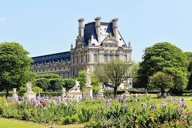 Лувр в Париже достопримечательности