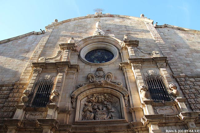 Рамбла Барселоне - церковь